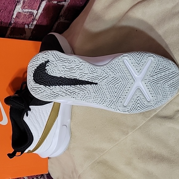 Nike Black, White, and Gold Athletic Shoes Brand New - Picture 6 of 7